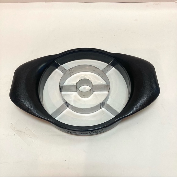 Pampered Chef Pineapple Corer/ Slicer Cutter Wedge - Picture 2 of 6